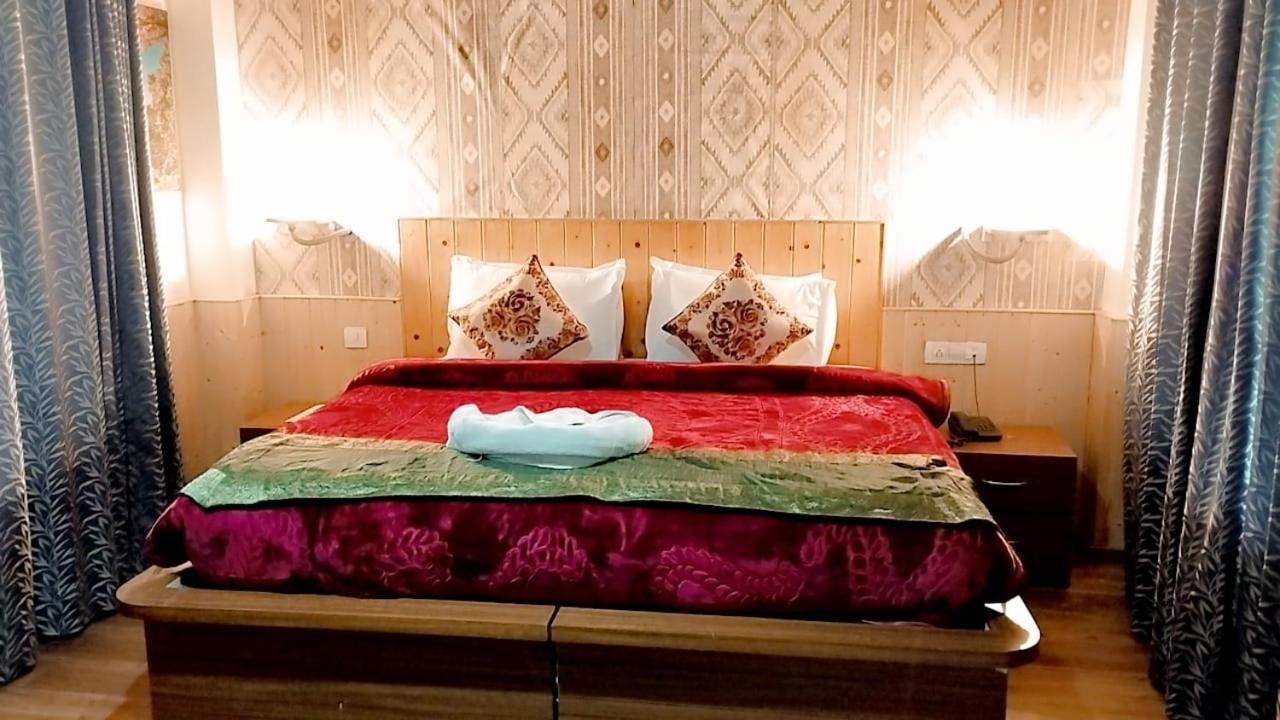 Hotel Seraj International Manali  Exterior photo